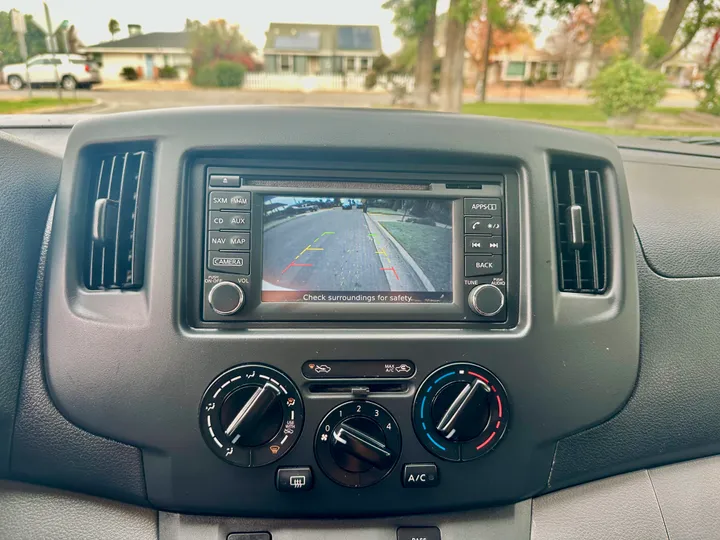 WHITE, 2019 NISSAN NV200 Image 22