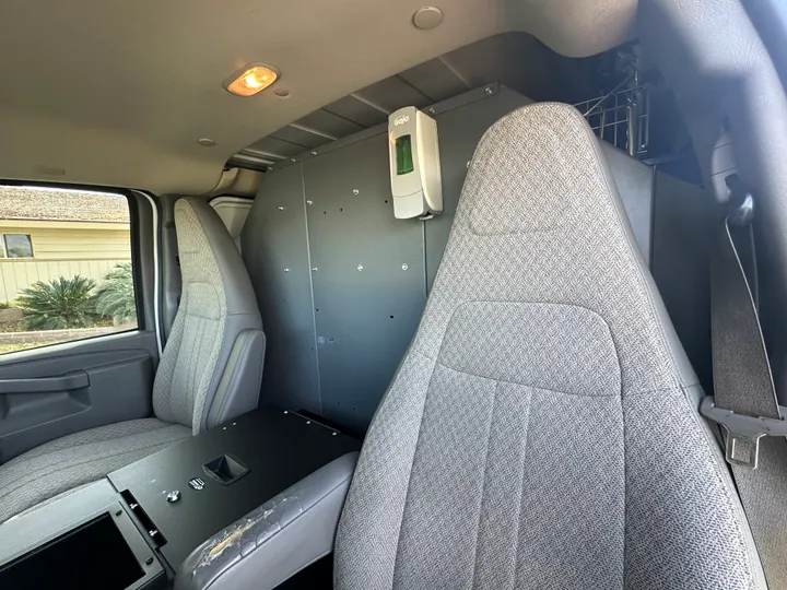 WHITE, 2018 CHEVROLET EXPRESS 2500 CARGO Image 39