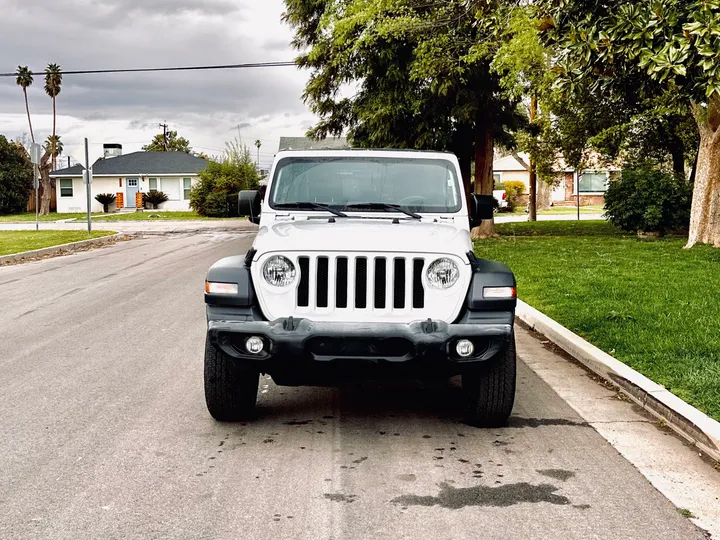 WHITE, 2019 JEEP WRANGLER UNLIMITED Image 5