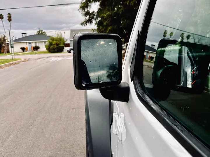 WHITE, 2019 JEEP WRANGLER UNLIMITED Image 11