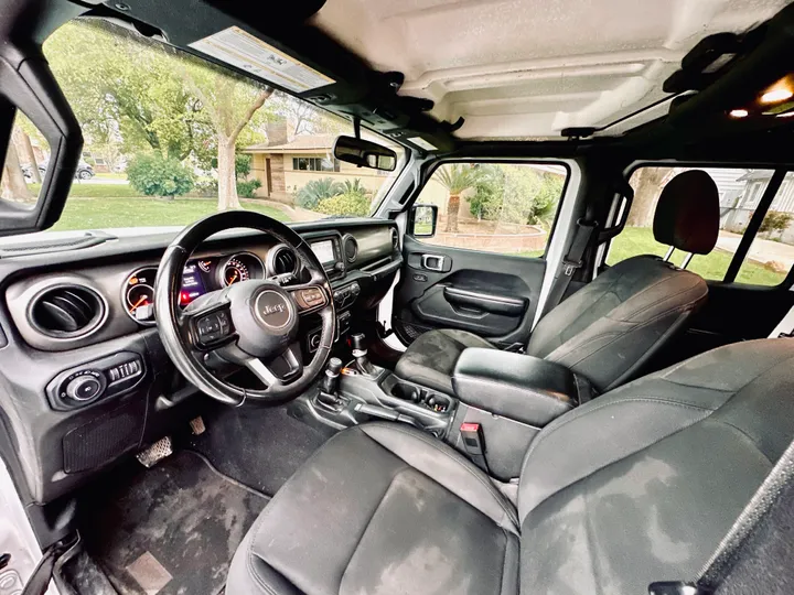 WHITE, 2019 JEEP WRANGLER UNLIMITED Image 25