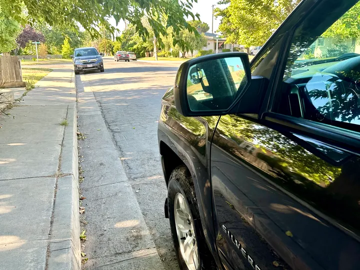 GRAY, 2016 CHEVROLET SILVERADO 1500 CREW CAB Image 11