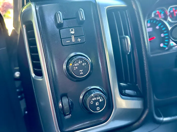 GRAY, 2016 CHEVROLET SILVERADO 1500 CREW CAB Image 28