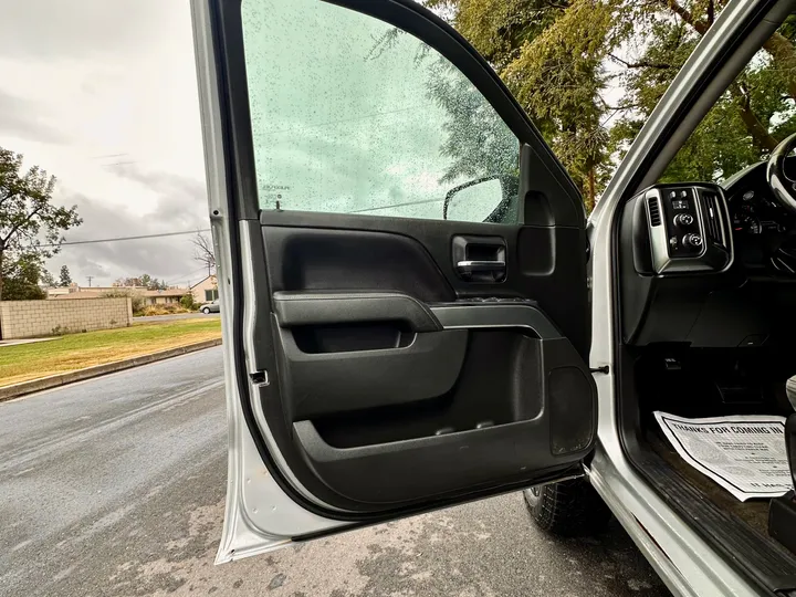 SILVER, 2014 CHEVROLET SILVERADO 1500 CREW CAB Image 29