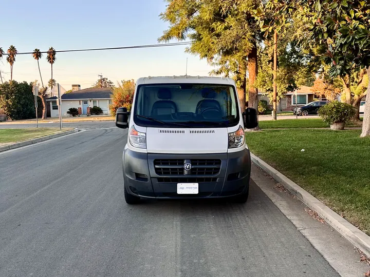 WHITE, 2015 RAM PROMASTER CARGO VAN Image 5