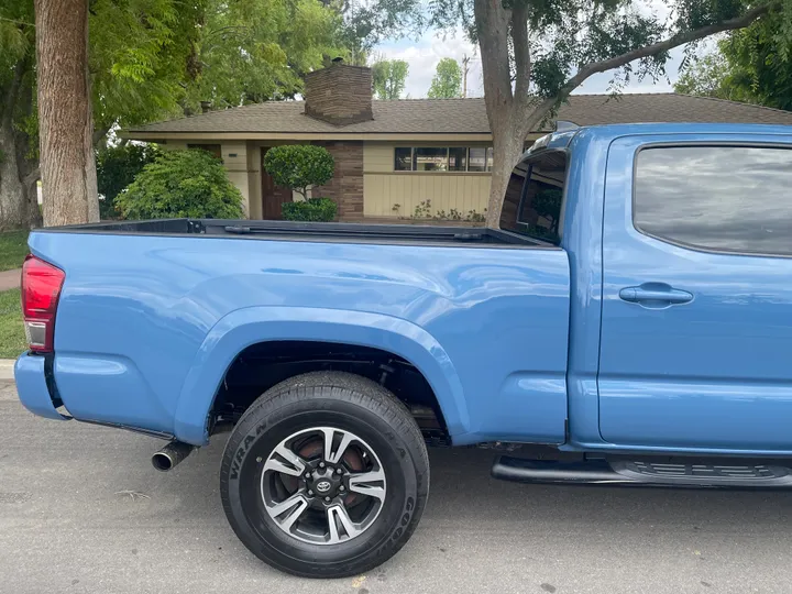 BEIGE, 2019 TOYOTA TACOMA DOUBLE CAB Image 8