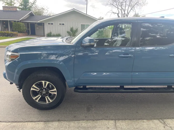 BEIGE, 2019 TOYOTA TACOMA DOUBLE CAB Image 9