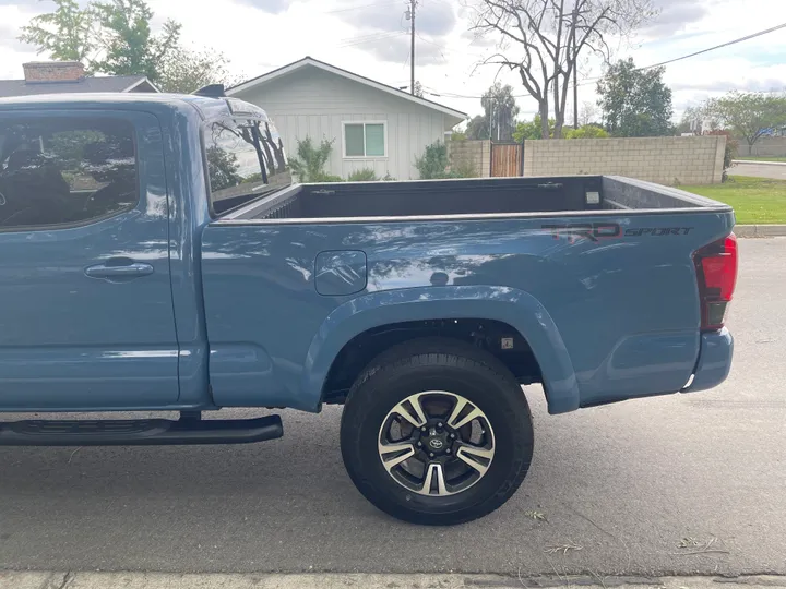 BEIGE, 2019 TOYOTA TACOMA DOUBLE CAB Image 10