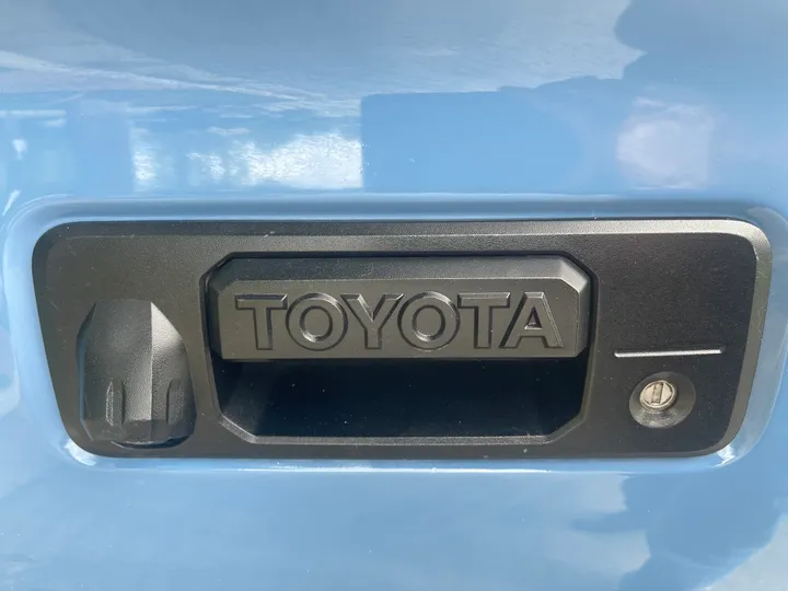 BEIGE, 2019 TOYOTA TACOMA DOUBLE CAB Image 17