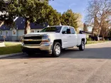 WHITE, 2017 CHEVROLET SILVERADO 1500 CREW CAB Thumnail Image 2