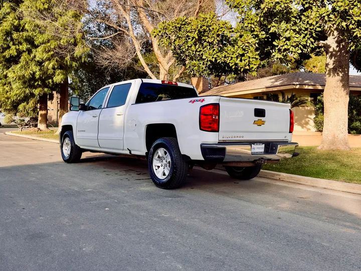 WHITE, 2017 CHEVROLET SILVERADO 1500 CREW CAB Image 3