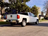 WHITE, 2017 CHEVROLET SILVERADO 1500 CREW CAB Thumnail Image 4