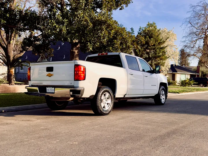 WHITE, 2017 CHEVROLET SILVERADO 1500 CREW CAB Image 4