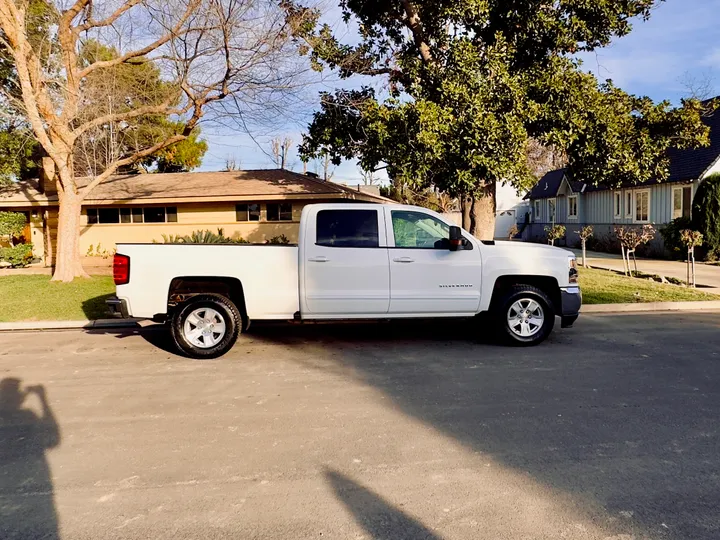 WHITE, 2017 CHEVROLET SILVERADO 1500 CREW CAB Image 9