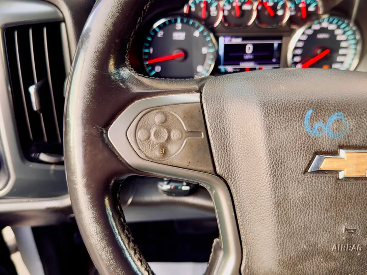 WHITE, 2017 CHEVROLET SILVERADO 1500 CREW CAB Image 21