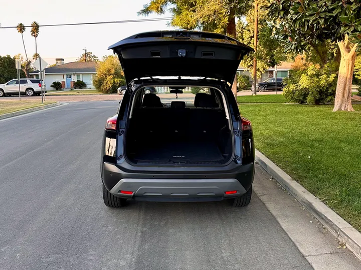 BLACK, 2021 NISSAN ROGUE Image 15