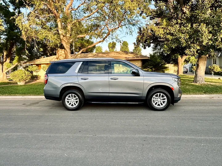 GRAY, 2021 CHEVROLET TAHOE Image 9