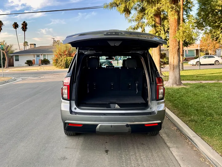 GRAY, 2021 CHEVROLET TAHOE Image 15