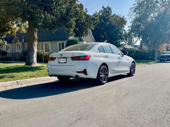 WHITE, 2020 BMW 3 SERIES Image 4