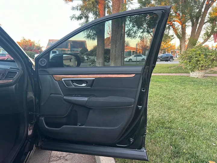 BLACK, 2017 HONDA CR-V Image 26