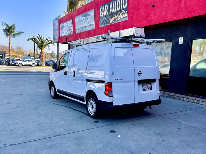 WHITE, 2019 NISSAN NV200 Image 3