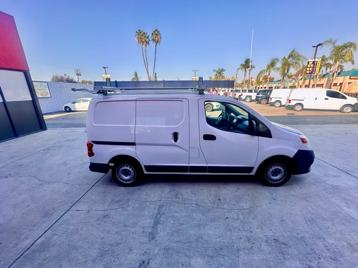 WHITE, 2019 NISSAN NV200 Image 11