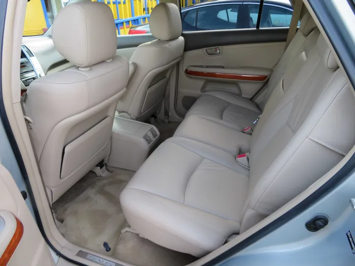 SILVER, 2004 LEXUS RX Image 11
