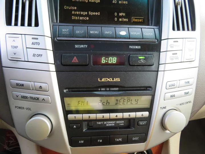 SILVER, 2004 LEXUS RX Image 26