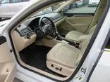 WHITE, 2017 VOLKSWAGEN PASSAT Thumnail Image 9