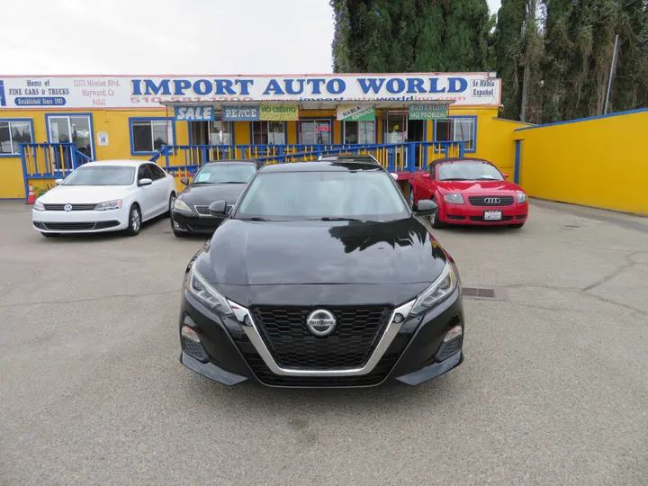 BLACK, 2019 NISSAN ALTIMA SR Image 2