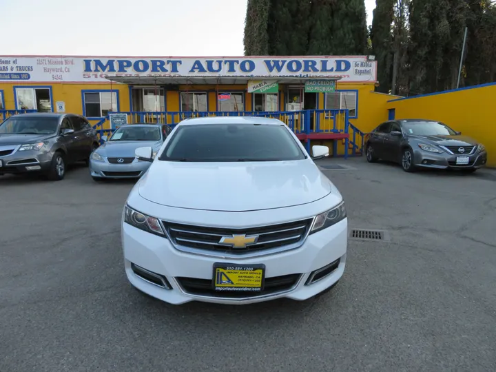 WHITE, 2018 CHEVROLET IMPALA Image 2