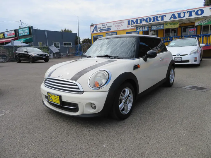 BLACK, 2011 MINI HARDTOP Image 3