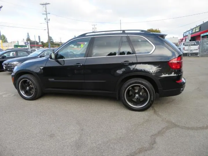 BLACK, 2013 BMW X5 Image 8