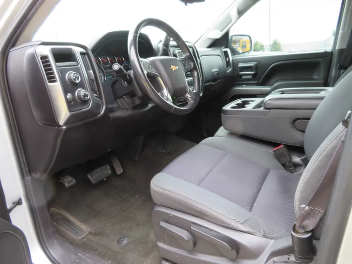 SILVER, 2015 CHEVROLET SILVERADO 1500 CREW CAB Image 9