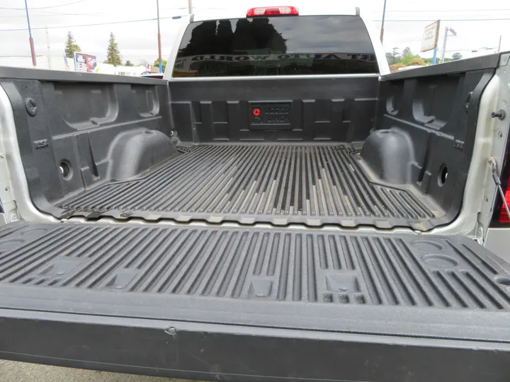 SILVER, 2015 CHEVROLET SILVERADO 1500 CREW CAB Image 32