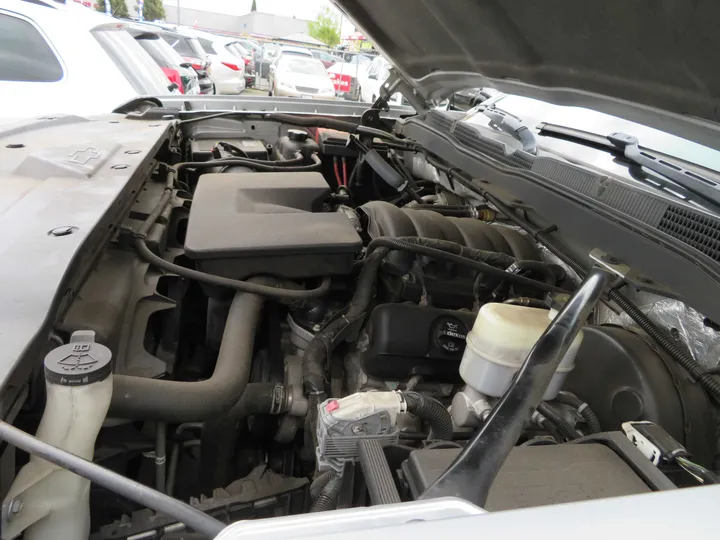 SILVER, 2015 CHEVROLET SILVERADO 1500 CREW CAB Image 36