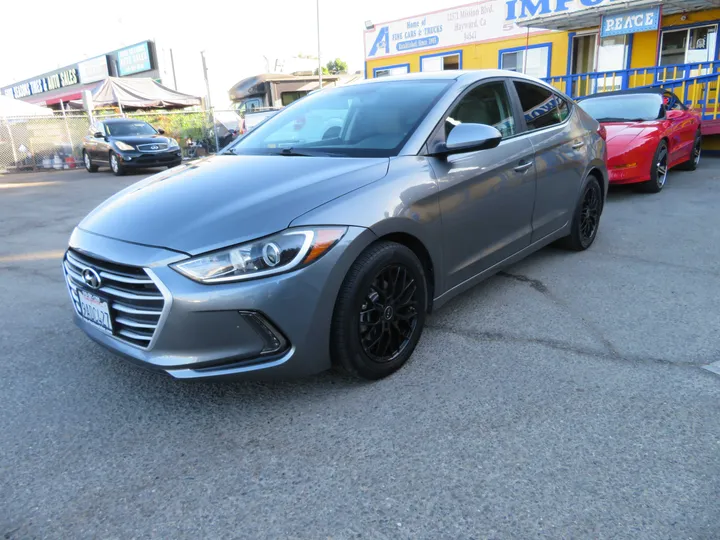 GRAY, 2018 HYUNDAI ELANTRA Image 3