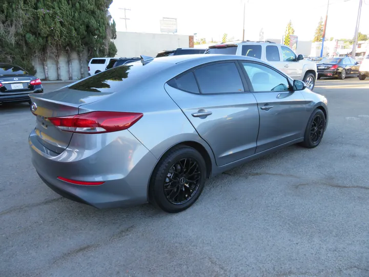 GRAY, 2018 HYUNDAI ELANTRA Image 6