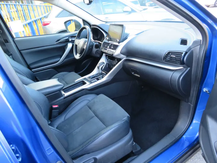 BLUE, 2022 MITSUBISHI ECLIPSE CROSS Image 13
