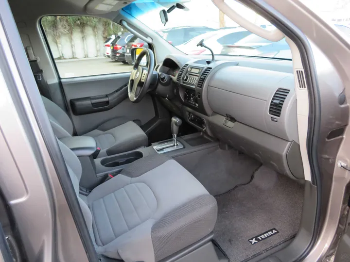 BROWN, 2006 NISSAN XTERRA Image 14