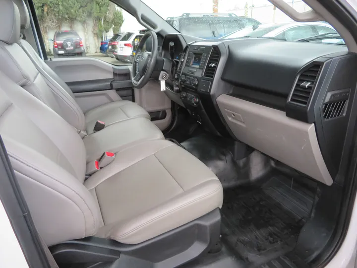 WHITE, 2016 FORD F150 REGULAR CAB Image 13