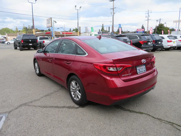 MAROON, 2016 HYUNDAI SONATA Image 7