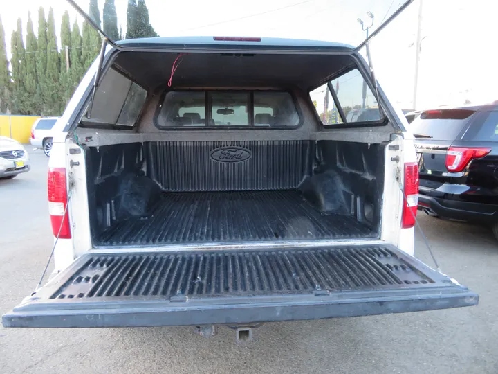 WHITE, 2004 FORD F150 SUPERCREW CAB Image 32