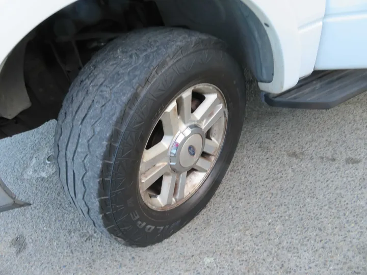 WHITE, 2004 FORD F150 SUPERCREW CAB Image 39