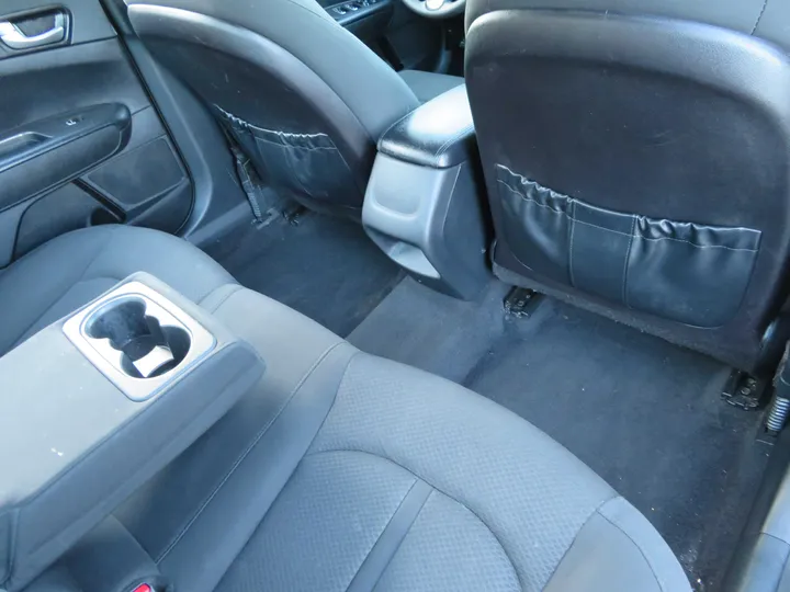 SILVER, 2016 KIA OPTIMA Image 12