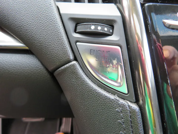 P.WHITE, 2013 CADILLAC ATS Image 22