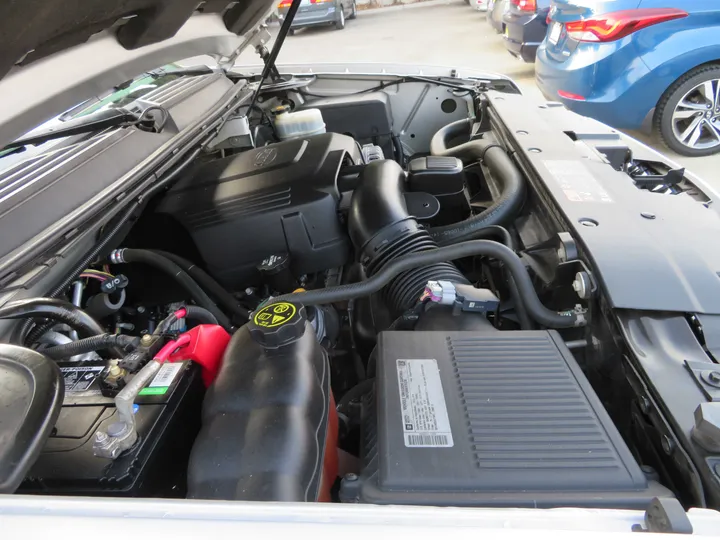 SILVER, 2013 CHEVROLET TAHOE Image 31