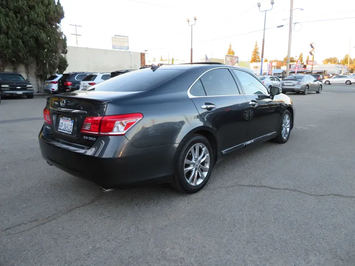 GRAY, 2010 LEXUS ES Image 6