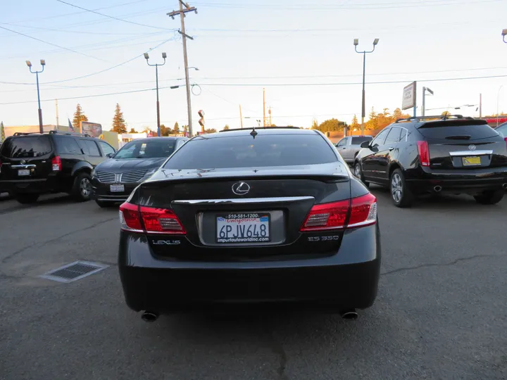 GRAY, 2010 LEXUS ES Image 7