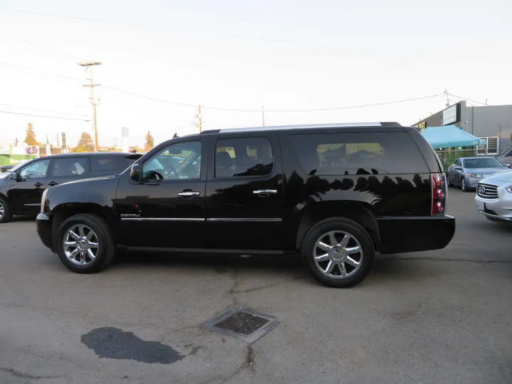 BLACK, 2013 GMC YUKON XL 1500 Image 8